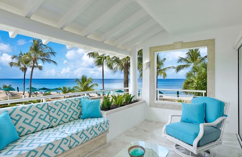 Old Trees Bay Apartment | Beachfront 2 bedroom condo with amazing view