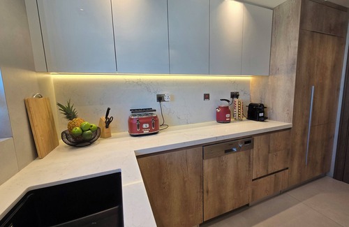 Dubai Marina Apartment | Beachfront, 250° view, private beach, high floor