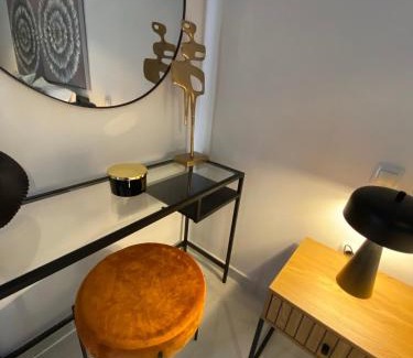 Loutraki Apartment | Beachfront 2Bedroom Flat SeaView