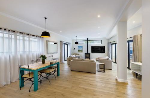 Scott Estate Apartment | Beachfront 3 Bed With Private Parking & BBQ Area