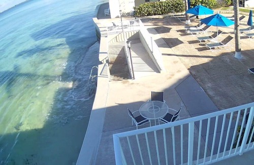 Seven Mile Beach Condo | Beachfront 3br Condo On Seven Mile Beach At #44 Cayman Reef Resort