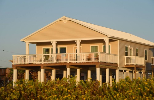 Freeport House | Beachfront! 4bdr(3 kings)/3 bath/sleeps 17