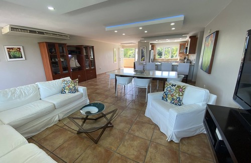 Cabezas Villa | BEACHFRONT > 5 STAR > 2 LEVEL PENTHOUSE VILLA > MAGNIFICENT PANORAMIC VIEWS