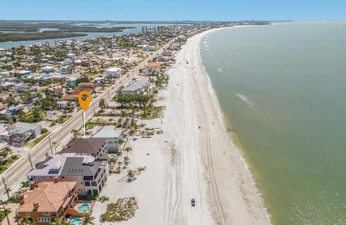 Fort Myers Beach House | Beachfront 5BR: Heated Pool, Spa, Elevator, Views