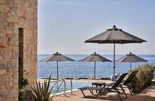 Riglia Villa | Beachfront Alassa Villas with Private Pools
