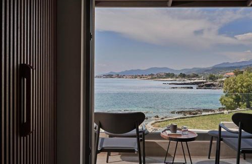 Riglia Villa | Beachfront Alassa Villas with Private Pools
