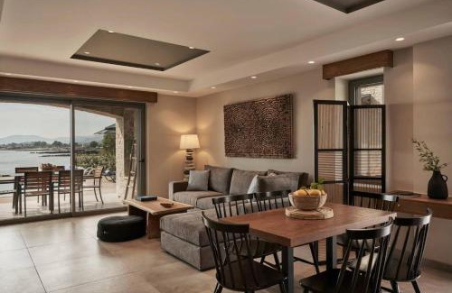 Riglia Villa | Beachfront Alassa Villas with Private Pools