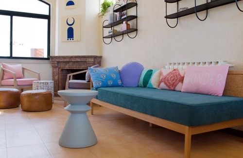 Praia das Macas House | Beachfront and Pet-friendly Hotel Few Minutes’ Drive from Monserrate Palace!