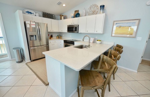 East End House | BEACHFRONT AND LARGE POOL THAT CAN BE HEATED