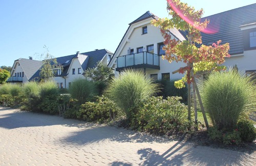 Lobbe Apartment | Beachfront apartment with terrace, use of swimming pool and sauna - Rex Rugia apartment 28-2