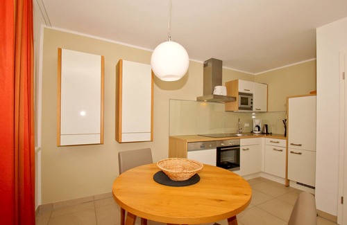 Lobbe Apartment | Beachfront apartment with terrace, use of swimming pool and sauna - Rex Rugia apartment 29-4
