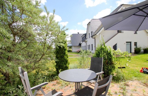 Lobbe Apartment | Beachfront apartment with terrace, use of swimming pool and sauna - Rex Rugia apartment 29-4