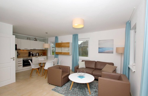 Lobbe Apartment | Beachfront apartment with terrace, use of swimming pool and sauna - Rex Rugia apartment 13-3