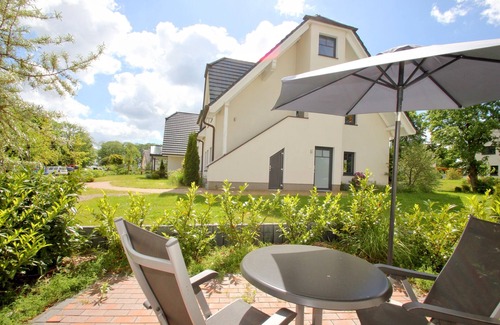 Lobbe Apartment | Beachfront apartment with terrace, use of swimming pool and sauna - Rex Rugia apartment 30-4