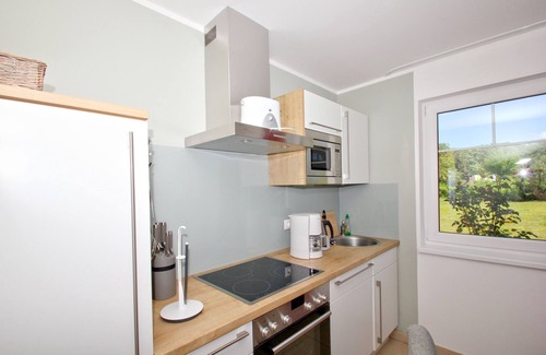 Lobbe Apartment | Beachfront apartment with terrace, use of swimming pool and sauna - Rex Rugia apartment 14-3