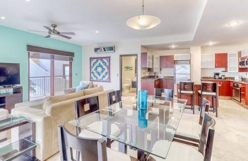 Downtown Apartment | Beachfront apartment with ocean views, pools, gym, partial AC & strong WiFi
