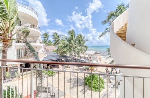 Downtown Apartment | Beachfront apartment with ocean views, pools, gym, partial AC & strong WiFi