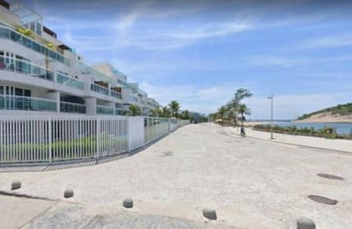 Recreio dos Bandeirantes Apartment | Beachfront apartment in Rio de Janeiro ideal for surfers and leisure lovers!