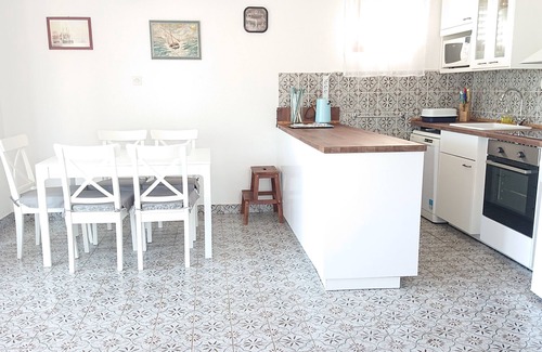 Pirovac Apartment | Beachfront Apartment Fortuna - Home away from home