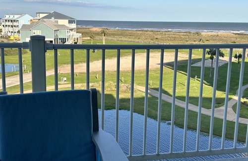 Red Fish Cove Condo | Beachfront at Pointe West. Walk to the beach and the club all just steps away!