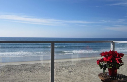 South Oceanside Condo | Beachfront - Awesome Ocean Views - 2 weeks or longer and save!