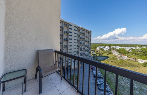 Sunnyside Condo | Beachfront Bliss: 3BR/3BA Condo with Balcony & Pools at Pinnacle Port