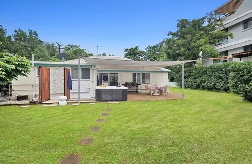 Yorkeys Knob House | Beachfront Bliss with Private Spa – Relax & Rejuvenate