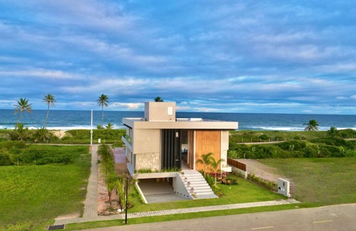 Barra do Jacuipe House | Beachfront Mansion (Beachfront) with 8 Suites in the Alphaville Guarajuba Condominium