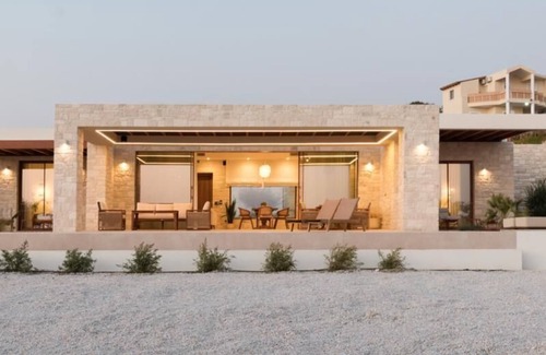 Ierapetra Villa | Beachfront Brand New Villa