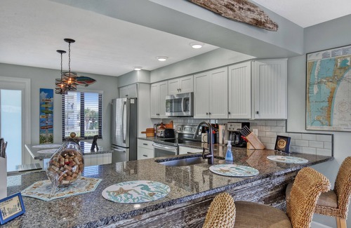 Cocoa Beach Condo | ☀︎ Beachfront Building ☀︎ Beach Chairs ☀︎ Stocked Kitchen ☀︎ 2 Balconies ☀︎WIFI
