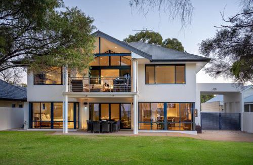 West Busselton House | Beachfront Busselton I Private Properties