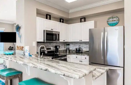 El Centro Beach Condo | Beachfront condo in Panama City Beach! Beautiful Views! Come escape and relax!