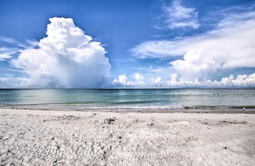 Redington Shores Apartment | Beachfront Condo with Pool in Redington Shores