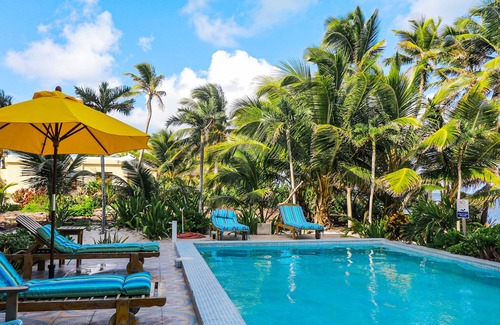San Pedro Condo | Beachfront condo with pool, amazing ocean view, & W/D - near restaurants