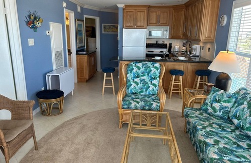 Galveston Condo | Beachfront Corner and panoramic view of beach and Gulf of Mexico below (2314)