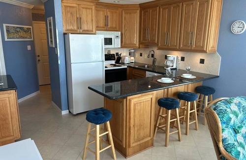 Galveston Condo | Beachfront Corner and panoramic view of beach and Gulf of Mexico below (2314)