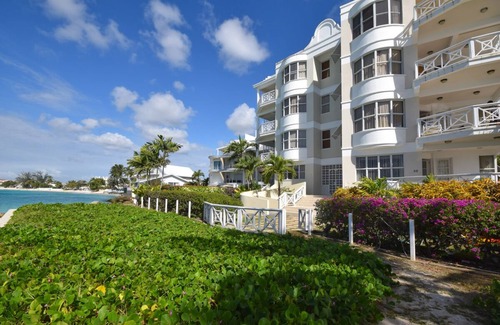 Worthing Apartment | Beachfront Cosy and Romantic Condo - Nautilus