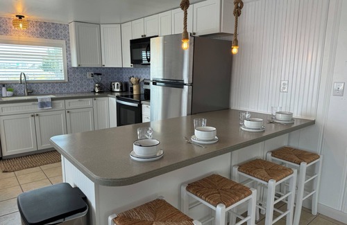 Bowers Beach Cottage | Beachfront cottage in Bowers Beach, sleeps 8+, close to Dover and DE Turf