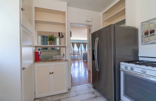 Townsite Cottage | BEACHFRONT COTTAGE ON THE WATER TWO BEDROOM ONE BATH UPPER UNIT