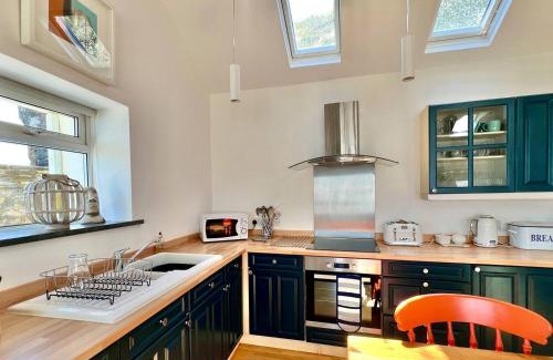 Torcross House | Beachfront Cottage With Sea Views & Coastal Walk