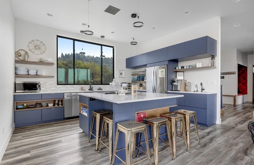 Tierra Del Mar House | Beachfront designer paradise with amazing ocean view, hot tub & shuffleboard