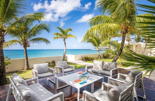 Beacon Hill Villa | BEACHFRONT DESIGN VILLA