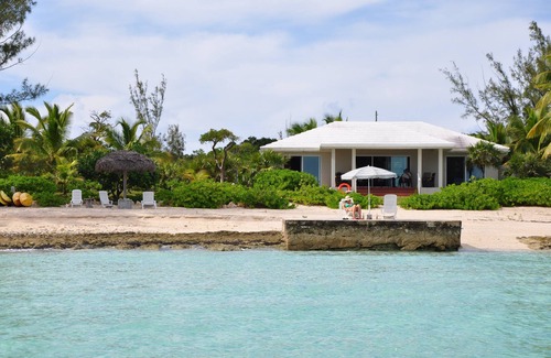 Governor's Harbour House | Beachfront Dock TikiHut WiFi Kayaks Paddleboards Terrace Gardens Private