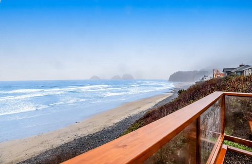 Oceanside Cottage | Beachfront Dog-Friendly Cottage with Private Hot Tub, Fireplace & Ocean Views