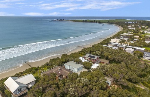 Port Fairy Apartment | Beachfront - elevated ocean views