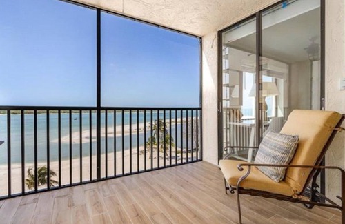 South Island Apartment | Beachfront Escape - Two Bedroom Apartment, Sleeps 5