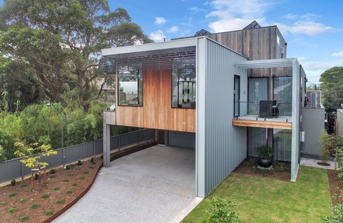 Merimbula House | Beachfront Escape - 6 bedroom home with a private pool & beach access - 2nights