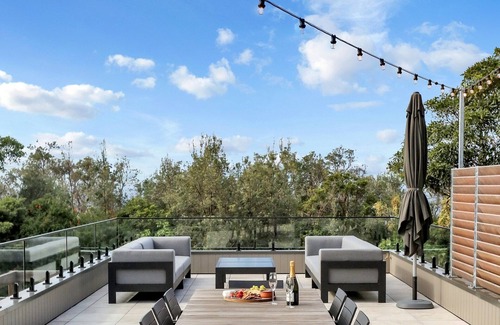 Merimbula House | Beachfront Escape - 6 bedroom home with a private pool & beach access - 2nights