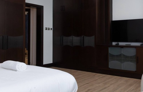 Jumeira 3 Bed & Breakfast | Beachfront Escape at Sunset Beach - Pipeline Suite