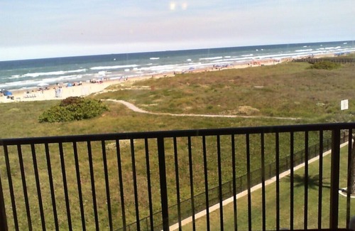 South Padre Island Condo | BEACHFRONT.FRONT ROW.GREAT DEAL.3 POOLS.4 TENNIS COURTS
